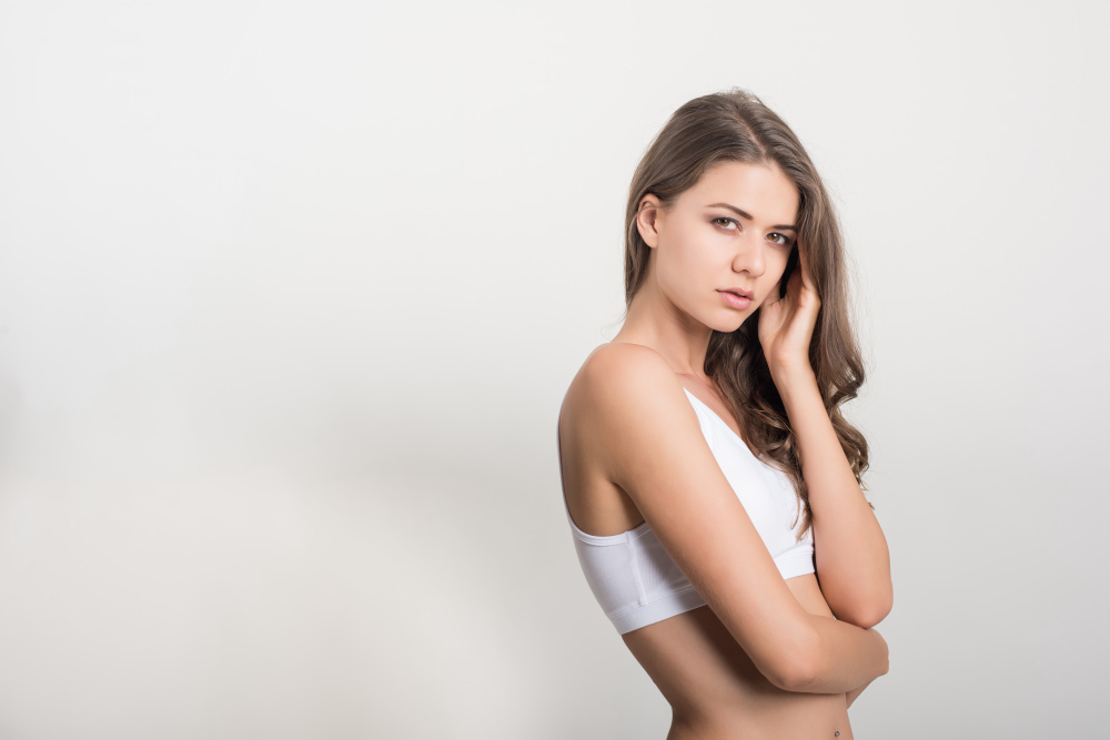 mulher fazendo tratamento para estética corporal